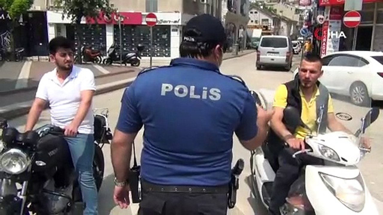 Bursa'da polis maske denetimine başladı