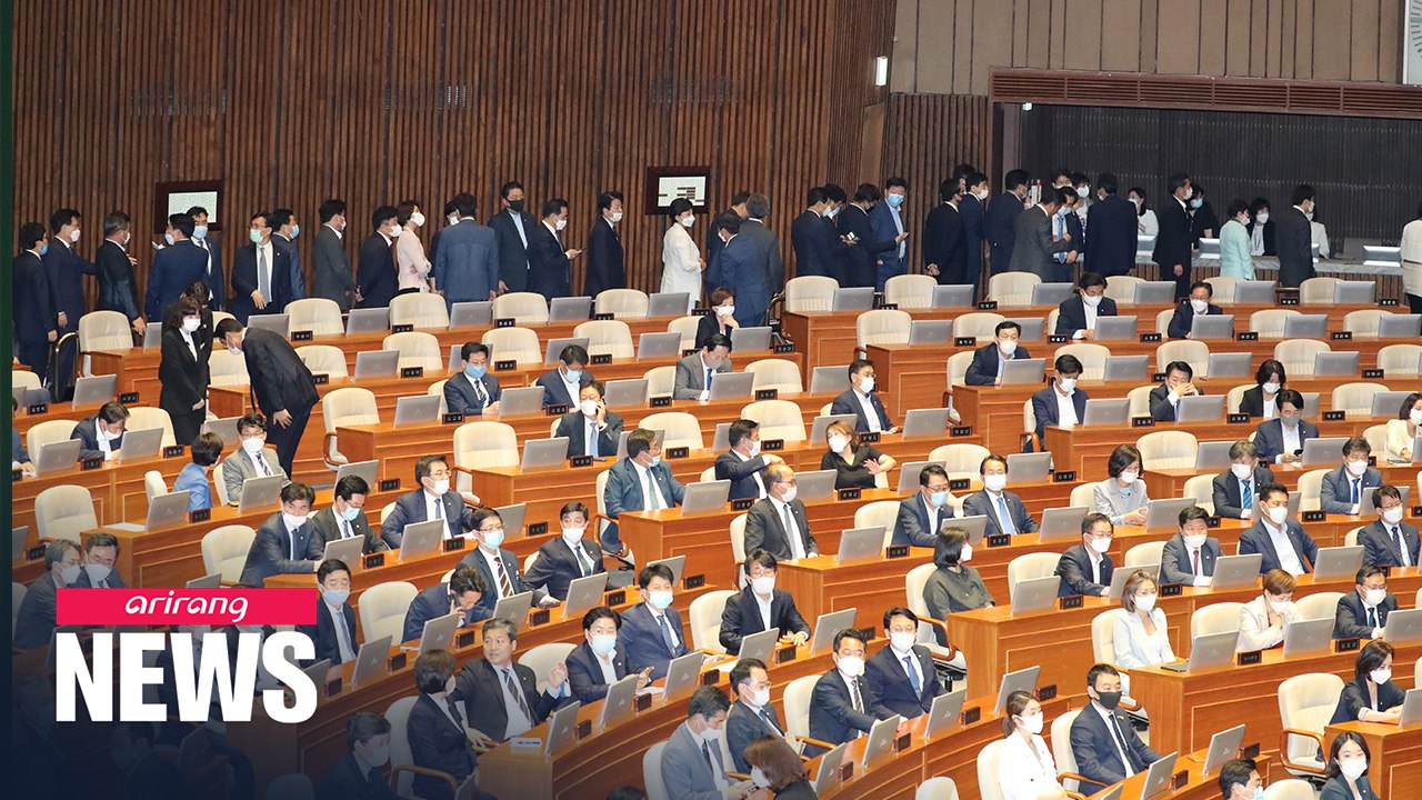 Lawmakers elect six standing committee chairs for 21st Nat’l Assembly