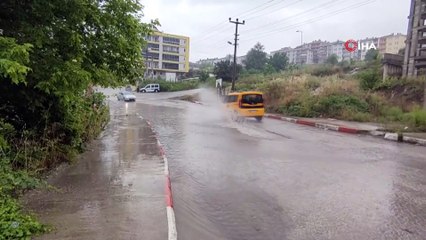 Karabük’te sağanak yağmur yolları göle çevirdi