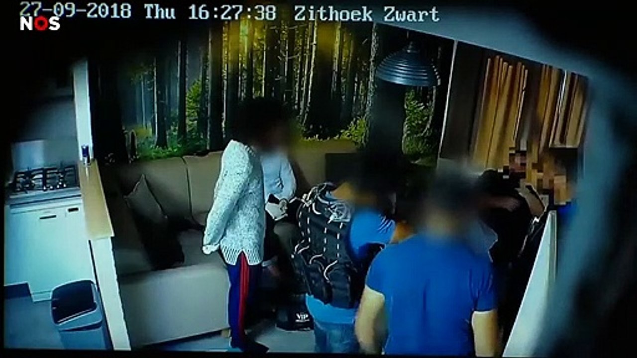 Momento em que polícia holandesa faz emboscada e detém sete terroristas
