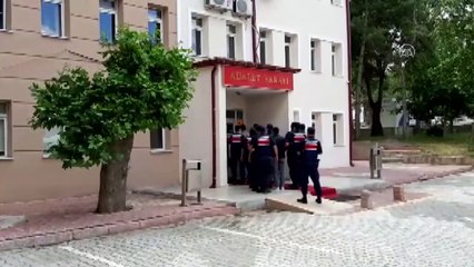 Ahırdan çaldıkları 40 küçükbaş hayvanı satmaya götürürken yakalandılar - KONYA