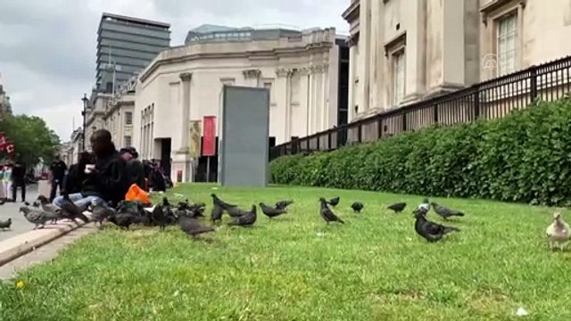 İngiltere'de tahrip edilir korkusuyla bazı heykeller koruma altına alınıyor - LONDRA