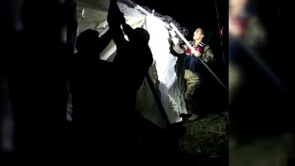 Pütürge'de depremde evleri ağır hasar görenler için çadır kuruldu (2) - MALATYA