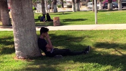 Doğu Akdeniz'de çocuklar güneşli havanın tadını çıkardı - MERSİN