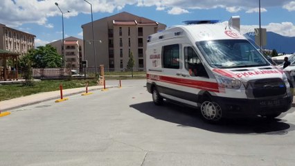 Tırın traktöre çarpması sonucu 3 kişi yaralandı - ERZİNCAN