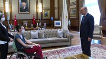 Cumhurbaşkanı Erdoğan, Genç Milli Voleybolcu Meltem Çetin'i kabul etti - ANKARA