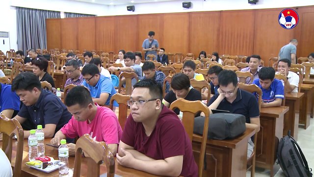 Lãnh đạo LĐBĐVN và VPF gặp mặt chúc mừng các nhà báo thể thao nhân dịp 21/6 | VFF Channel