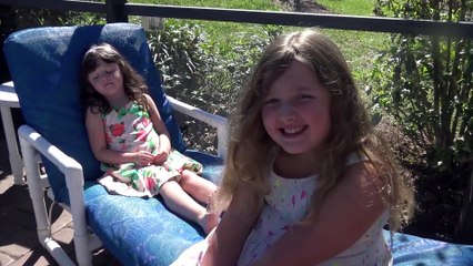 Sophia, Isabella e Alice Brincando de Vender Sorvetes