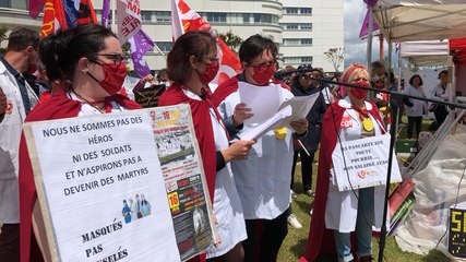 Rassemblés pour défendre l’hôpital public