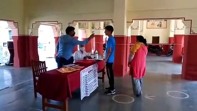 रेलवे स्टेशन मास्टरो ने अपनी मांगों को लेकर रखी 12 घंटो की भुख हडताल