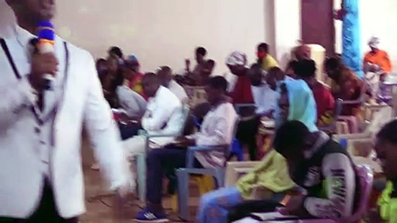 SAIS-TU  POURQUOI TU ES PAUVRE DANS L'EGLISE ? TU N’ÉVANGÉLISE PAS