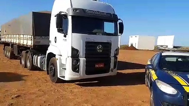 Em pouco mais de uma hora, PRF apreende cerca de 5 milhões de reais em cigarros paraguaios contrabandeados