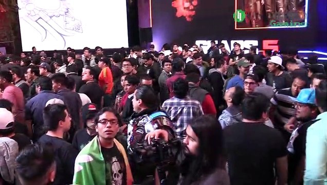 Unboxing Xbox One X Edición especial Gears 5