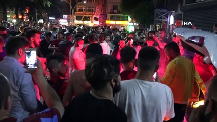 Trabzonspor taraftarı 23 yıl sonra gelen galibiyeti kutladı