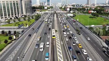 İstanbul’da akşam saatlerinde trafik yoğunluğu böyle görüntülendi