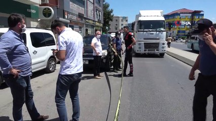 Pendik'te soygun girişiminde yaralanan hırsızların kaçtığı anlar kamerada