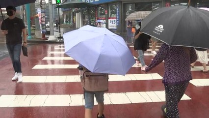 [날씨] 밤부터 제주·남해안 호우...내일 남부 비 / YTN