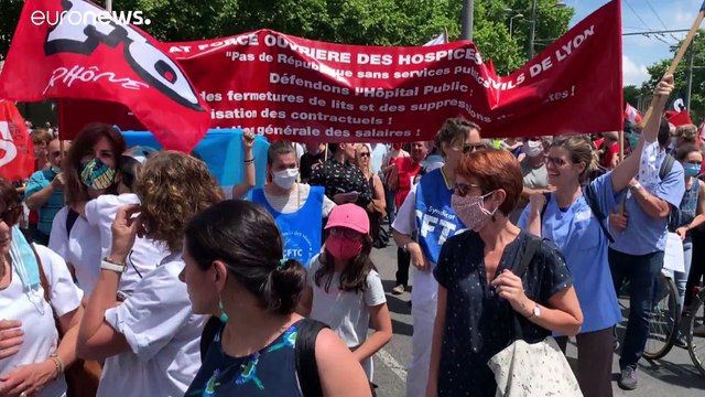 شاهد: غضبٌ ومطالب.. موظفو الصحة الفرنسيون في الشارع للمطالبة برفع الأجور وبمزيد من الاستثمارات