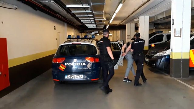 Policía detiene a un varón por tráfico de drogas en plena vía pública