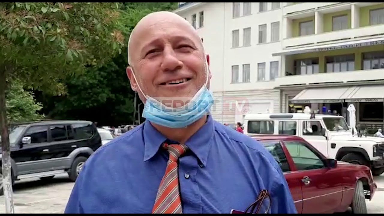 Djegia e flamurit shqiptar nga minoritari, protestë në Gjirokastër: Të largohet konsulli grek!
