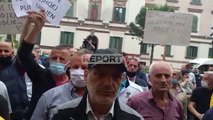 Report TV - Protesta e Shoqatës së Transportit zhvendoset te ministria e Financave