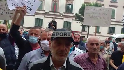 Report TV - Protesta e Shoqatës së Transportit zhvendoset te ministria e Financave