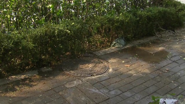 서울 강남 맨홀 추락 인부 2명 병원 이송 후 사망 / YTN