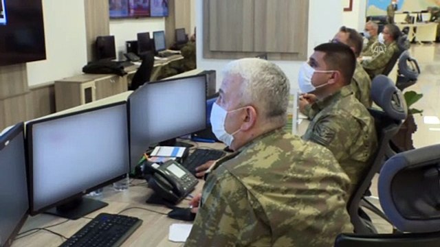 Milli Savunma Bakanı Akar ve TSK Komuta Kademesi, Pençe-Kaplan Operasyonu nu Kara Kuvvetleri Komutanlığı Harekat Merkezi'nden sevk ve idare ediyor