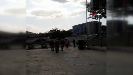 Postacı kılığına giren jandarma, hüküm giyen FETÖ'cüyü yakaladı