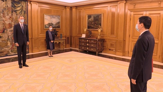El Rey recibe las cartas credenciales del embajador de China