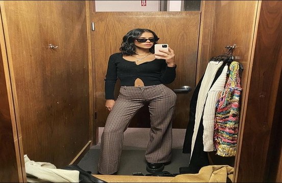 Bruna Marquezine admite que prefere viver longe dos holofotes