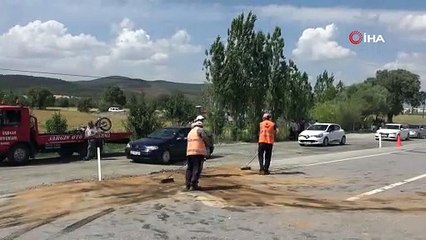 Uşak'ta minibüs ile motosiklet çarpıştı