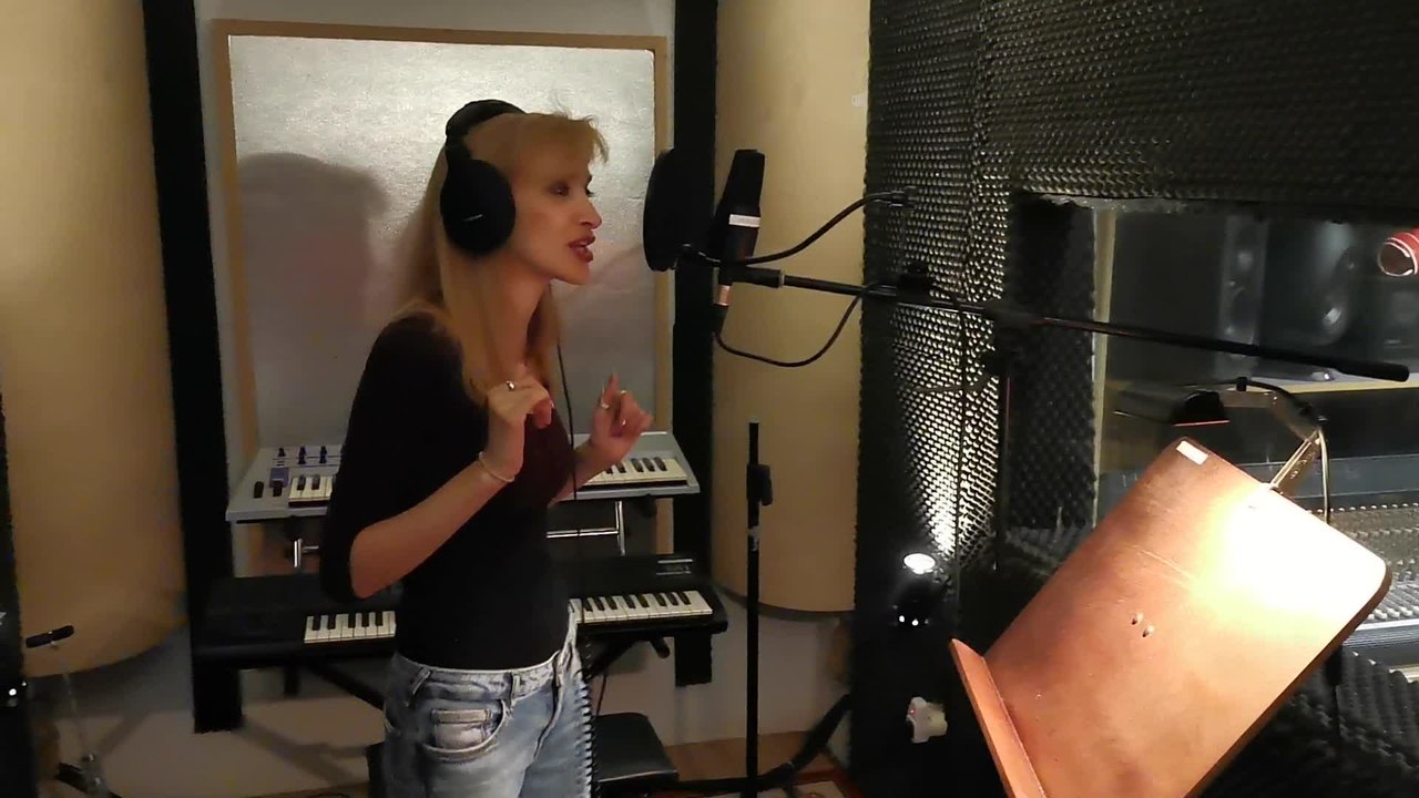 Bénédicte Philippon sort un premier single intitulé "Freedom"