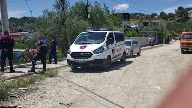 Ora News - Shpërndante në doza të vogla, arrestohet 29-vjeçari me 7 kg kanabis në shtëpi