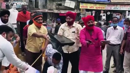 Video herunterladen: India: proteste di piazza contro la Cina dopo gli scontri nel Galwan