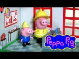 Peppa Pig Fire Station Playset with Fire Engine Truck Nickelodeon - Play Doh Estación de Bomberos
