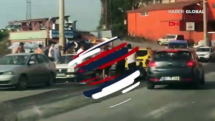 Trafikte tekmeli-yumruklu kavga