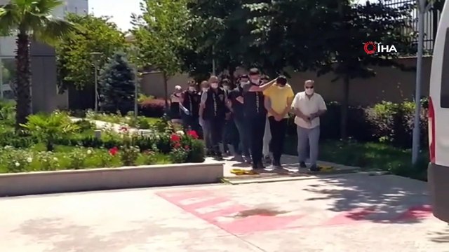 Polis, depoda sakladıkları uyuşturucuları başka ilçede satan şahıslara göz açtırmadı
