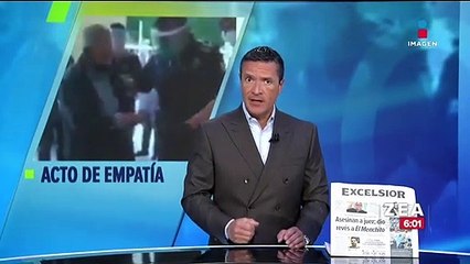 Policías compran todos los dulces de abuelito para que se vaya a casa