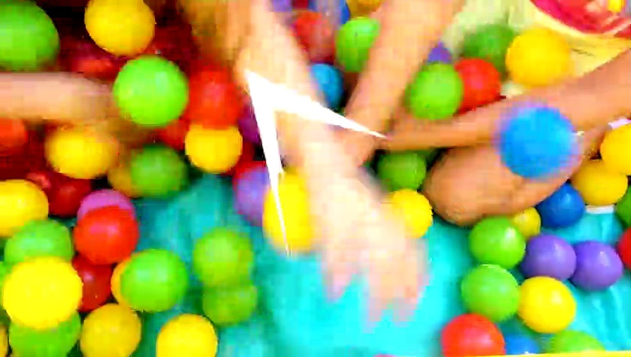 Diana and Roma argue over toy surprises