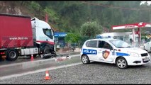 HUMB JETEN 65 VJEÇARI NE ELBASAN, U PERPLAS ME MAKINEN E POLICISE  - News, Lajme - Kanali 7