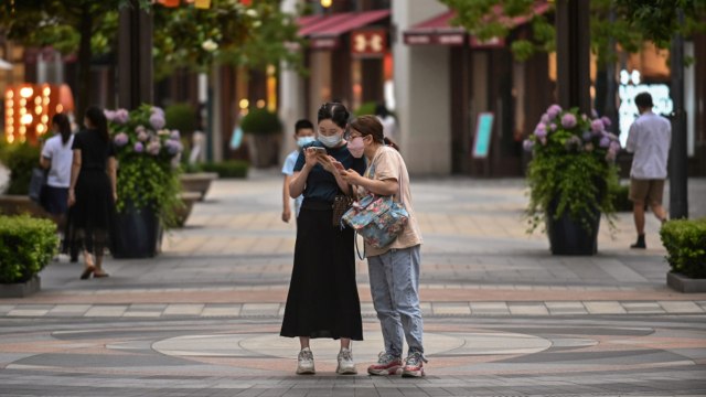 Flights to Beijing Are Canceled, Lockdown Is Renewed As Coronavirus Cases Spike