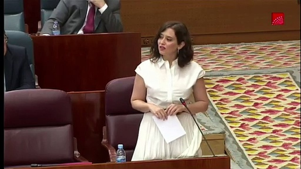 Isabel Díaz Ayuso machaca a los podemitas por frivolizar con las residencias: "No sé cómo no se les cae la cara de vergüenza"