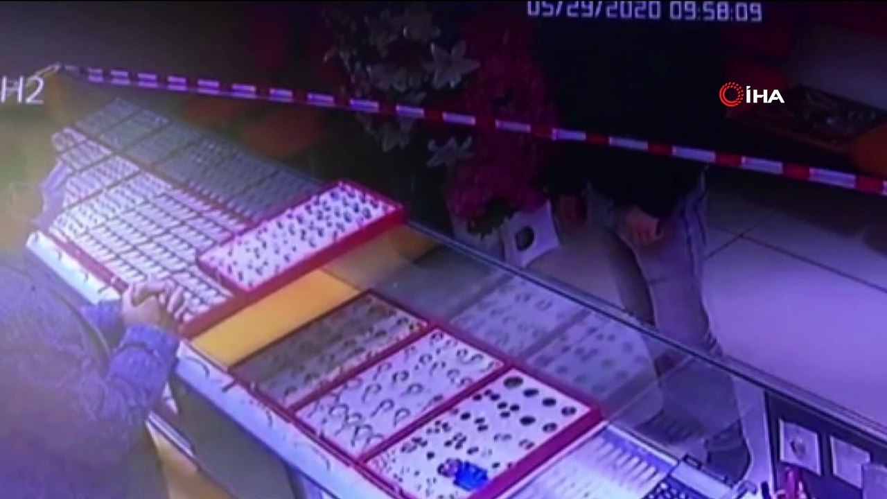 Kuyumcuya biber gazı sıkarak yüzükleri çalan şahıs yakalandı