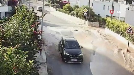 Görüntüler Bodrum'dan; su borusu bomba gibi patladı
