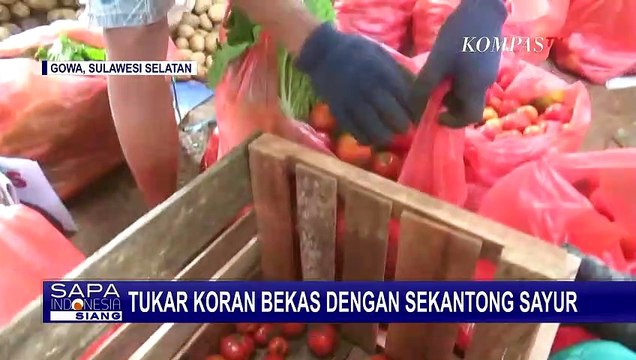 Inisiatif! Petani Buat Program Tukar Koran Bekas Dengan Sekantong Sayur
