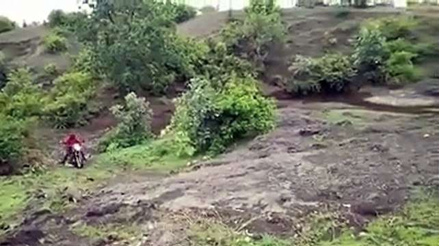 Sikligar community continues to suffer in MP. Sharing a video from Village Roohkot, District Khargone of Madhya Pradesh where some Sikligar families are so tortured by MP Police that they are forced to leave t