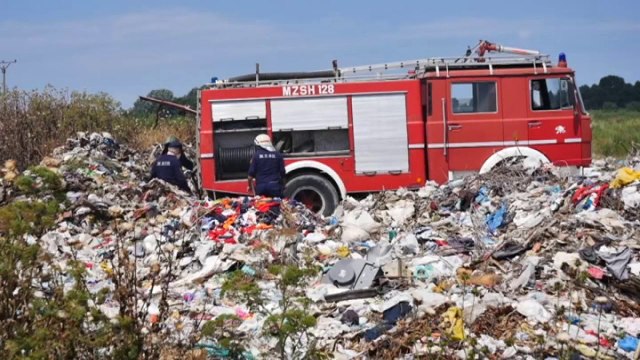 Top News - Shkumbin, hidhen mbetjet/ 2 milionë lekë gjobë për bashkinë