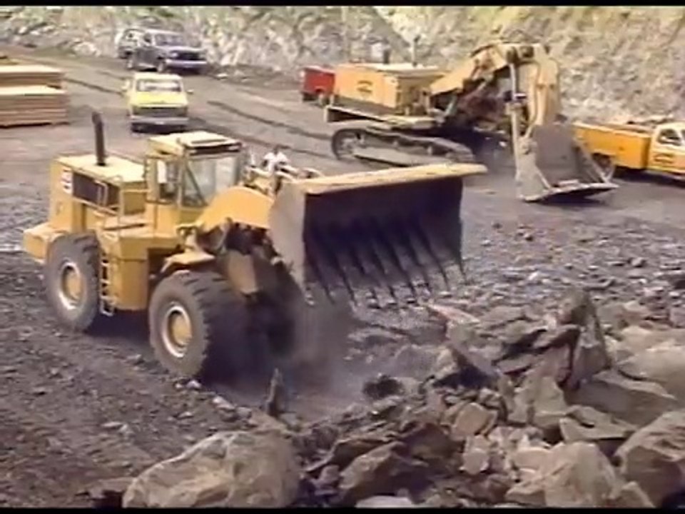 Fred Levine's Road Construction Ahead by Little Hardhats video