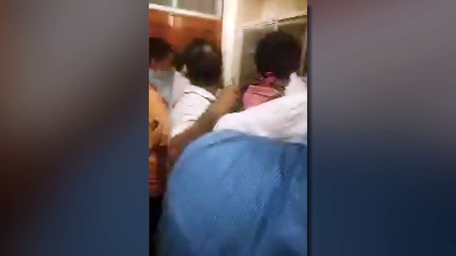 मोरारी बापू ने भगवान कृष्ण को लेकर की विवादित टिप्पणी, पब्लिक ने धर दबोचा